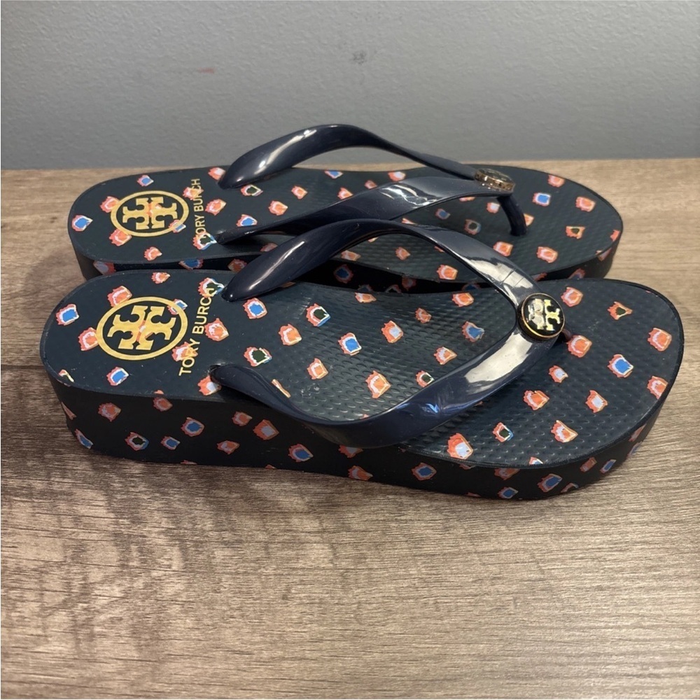 Tory Burch Navy Blue Fresh Blueberry Wild Pansy Flip Flops - Picture 2 of 10